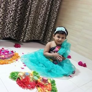 Meet your Posher, Manju